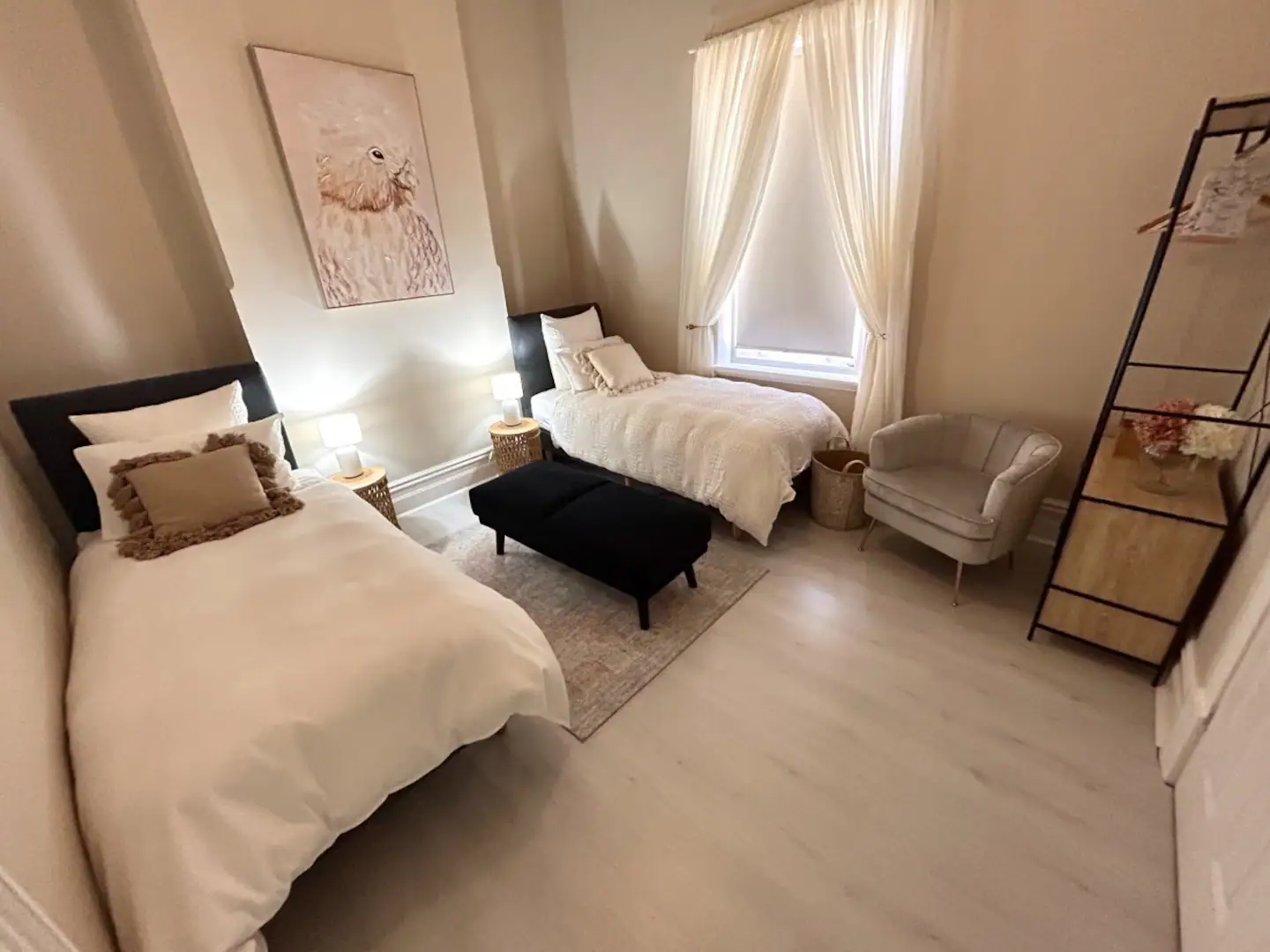 Bedroom-2-bnb-king-single-beds-moonta