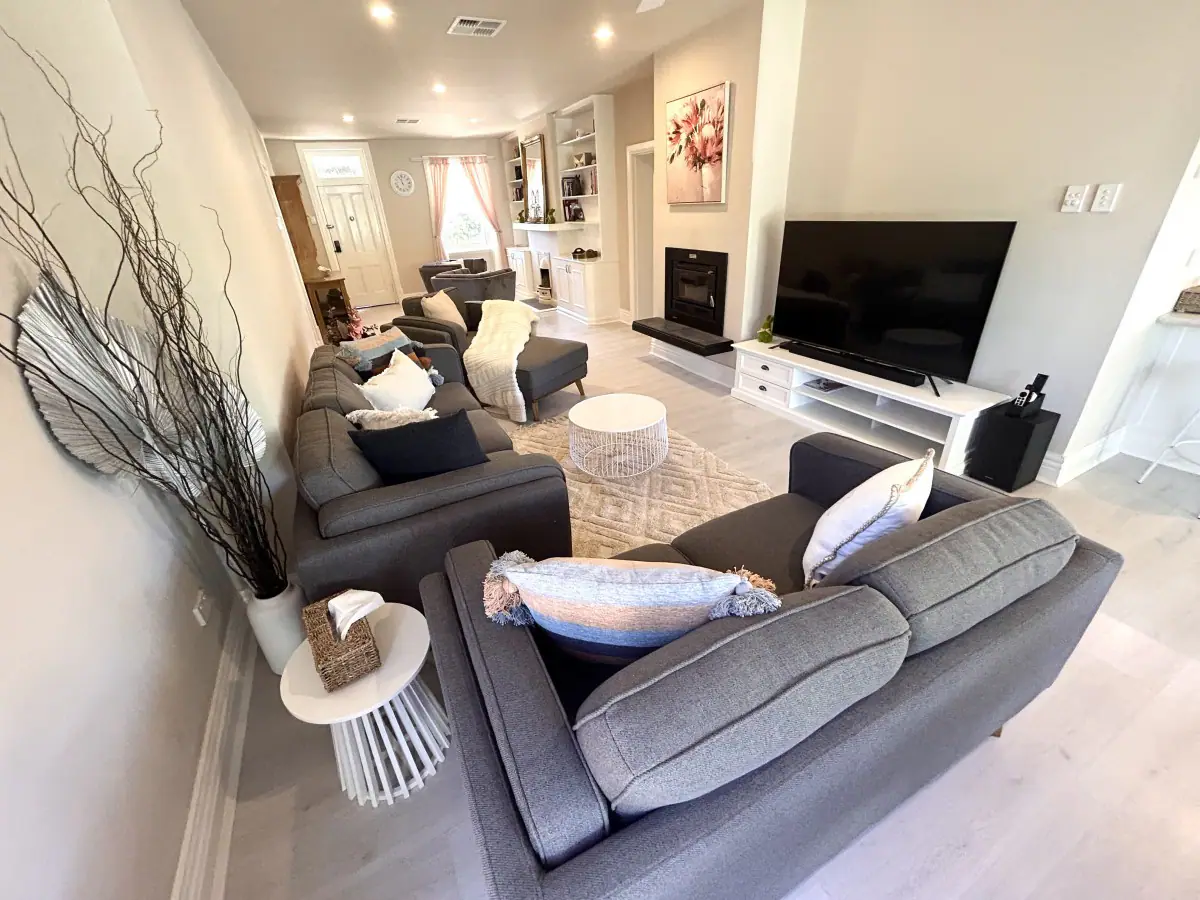 Holiday-bnb-living-rental-moonta